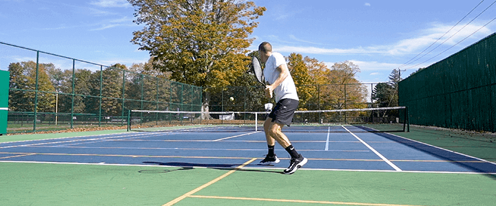 Hitting a Backhand Return with the Wilson Blade 98 18x20 v8