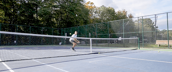 Hitting a Backhand Touch Volley with the Wilson Blade 98 18x20 v8